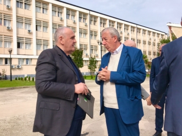 АЛЕҚСАНДР АНҚӘАБ АԤСНЫТӘИ АУСНИВЕРСИТЕТ АИУБИЛЕИ ИНАМАДАНЫ АДНЫҲӘАЛАРА ҞАИҴЕИТ.