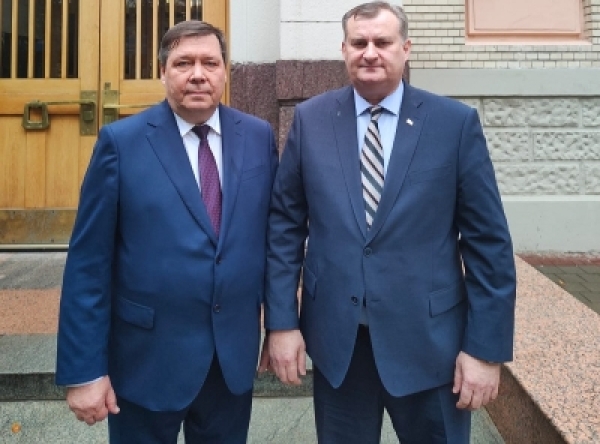 АԤСНЫ  АҲӘЫНҬҚАРРА  АГӘАБЗИАРАХЬЧАРА  АМИНИСТР  ЕДУАРД  БЫҬӘБА УРЫСТӘЫЛАТӘИ АФЕДЕРАЦИА АМАШӘЫРЦӘГЬАҚӘА РМЕДИЦИНА АЗЫ АФЕДЕРАЛТӘ ЦЕНТР АДИРЕКТОР АКТӘИ ИХАҬЫԤУАҨ АНАТОЛИ ГУЛИН ДИԤЫЛЕИТ.
