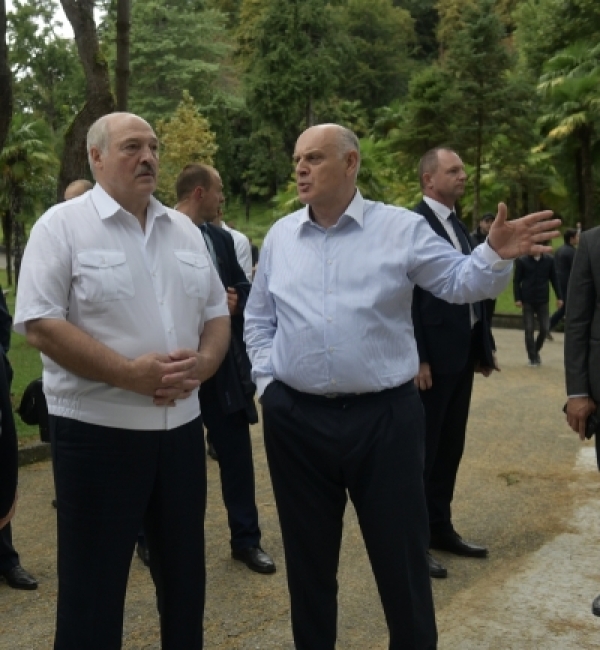 АСЛАН БЖЬАНИА: «ҲАРА АРЕСПУБЛИКА БЕЛОРУС АХАДА ИААРА АГӘЫӶРА ДУҚӘА АДАҲҲӘАЛОИТ».