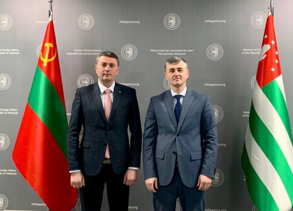 Аԥсни Приднестровтәи Молдавтәи Ареспубликеи рыбжьара аҩганктәи аусеицура иалацәажәеит Аԥсны адәныҟатәи аусқәа Рминистрра аҿы.